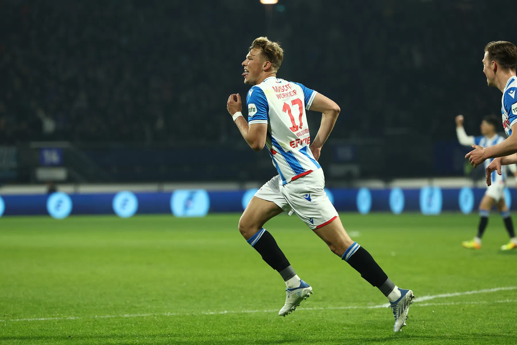 Topscorerstitel binnen handbereik voor Van Hooijdonk: 'Ik speel met vertrouwen'