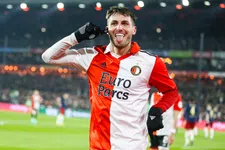 Thumbnail for article: Feyenoord koestert El Bebote, de reuzenbaby die De Kuip laat brullen 