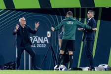 Thumbnail for article: Arne Slot wil júíst tegen José Mourinho het toeval uitsluiten