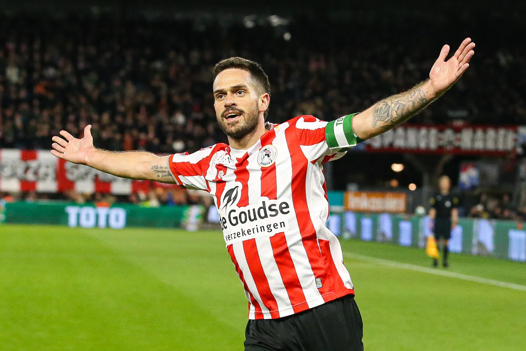 Sparta bezorgt SC Heerenveen flink pak slaag mede dankzij beauty Pinto