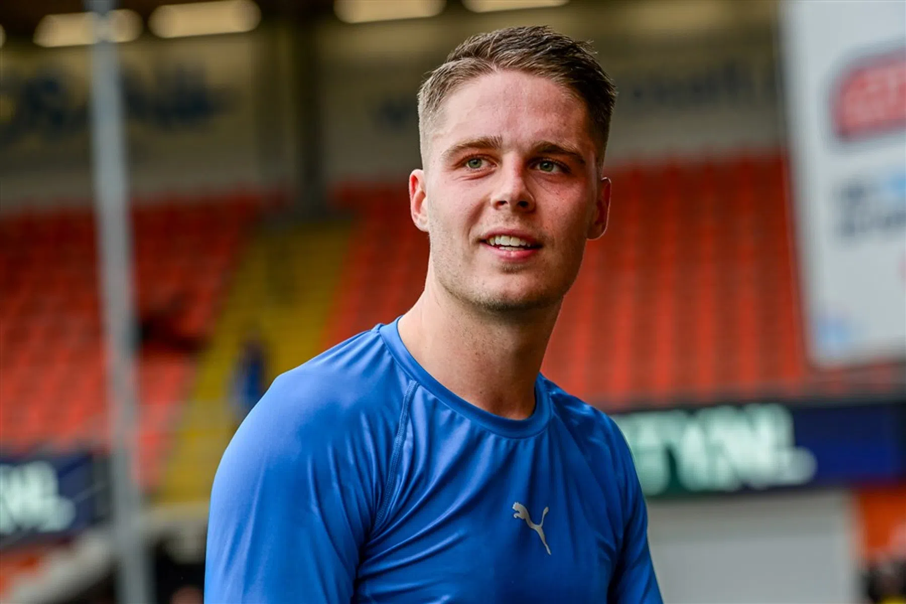 Veerman kan wel lachen om spottende liedjes van zijn Volendamse vrienden