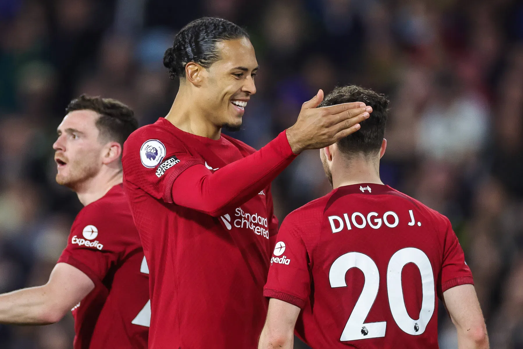 Spektakel op Anfield: uitblinker Jota schittert op historische middag Salah