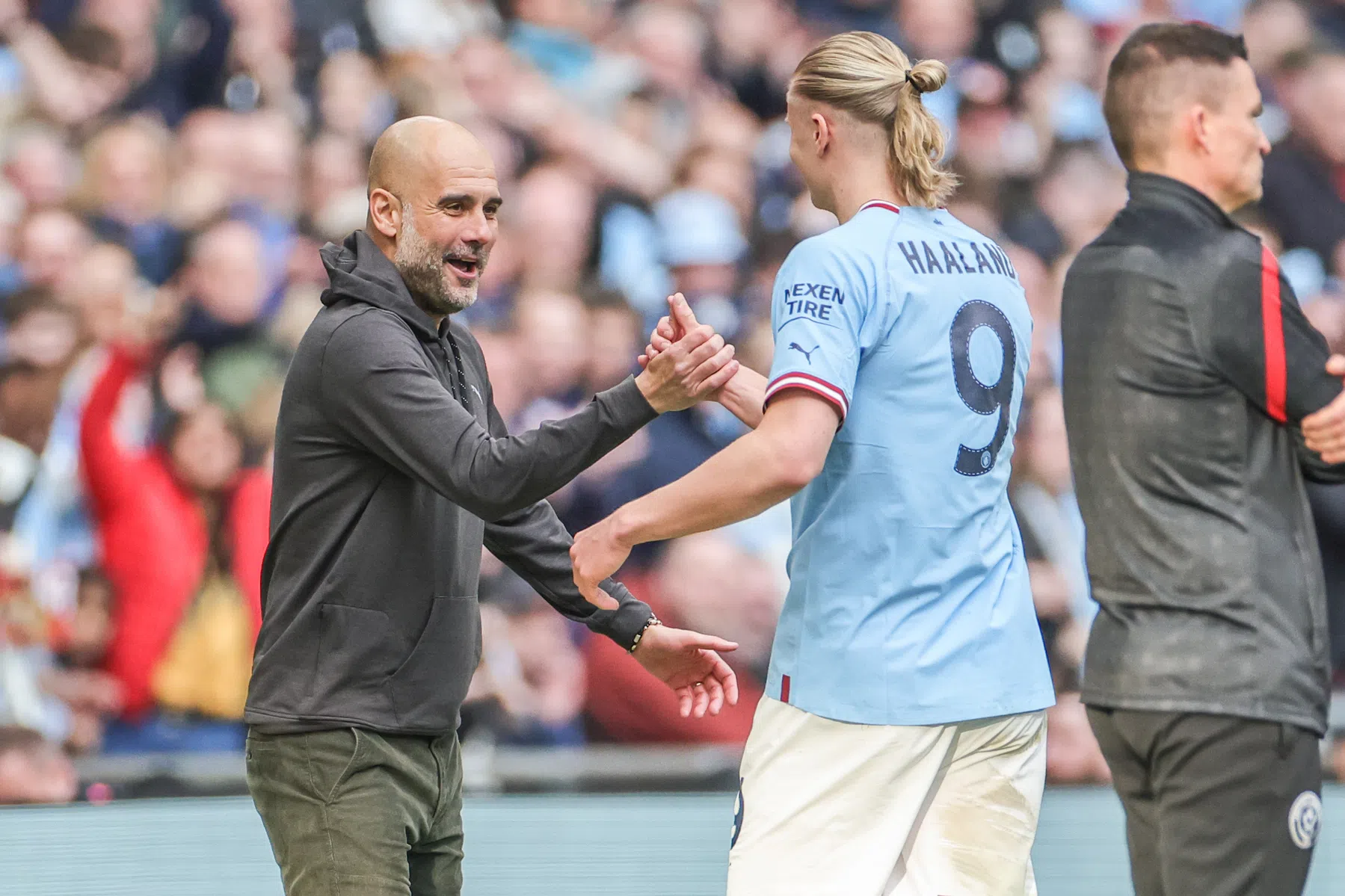 Guardiola prijst 'chagrijnige' Mahrez richting eerste FA Cup-finale sinds 2019