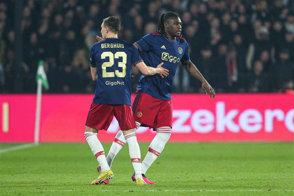 Heitinga houdt woord: eerste basisplaats Bassey in een maand tijd