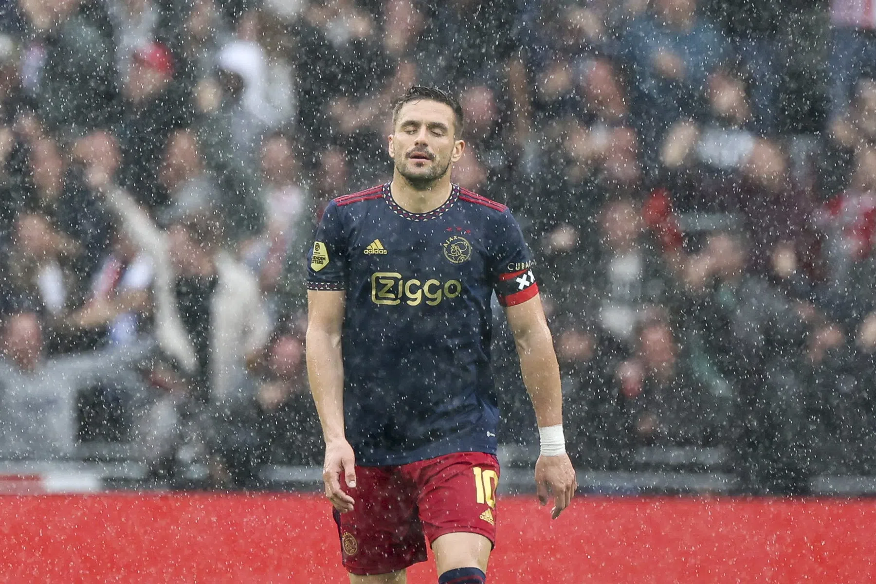 Tadic concludeert dat selectie Ajax te zwak is en roept om versterkingen