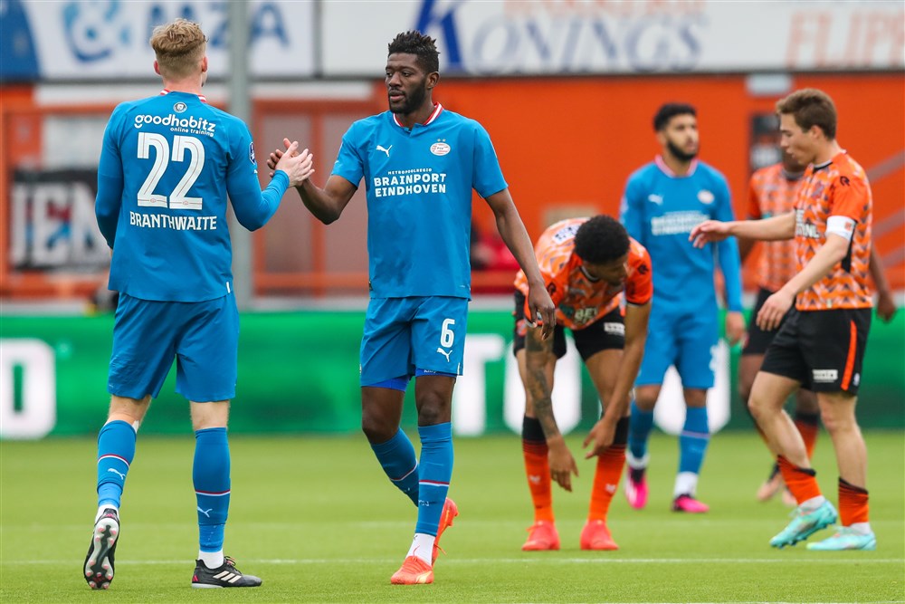 Opstelling PSV: Van Nistelrooij kiest wél voor Sangaré in topper tegen Ajax