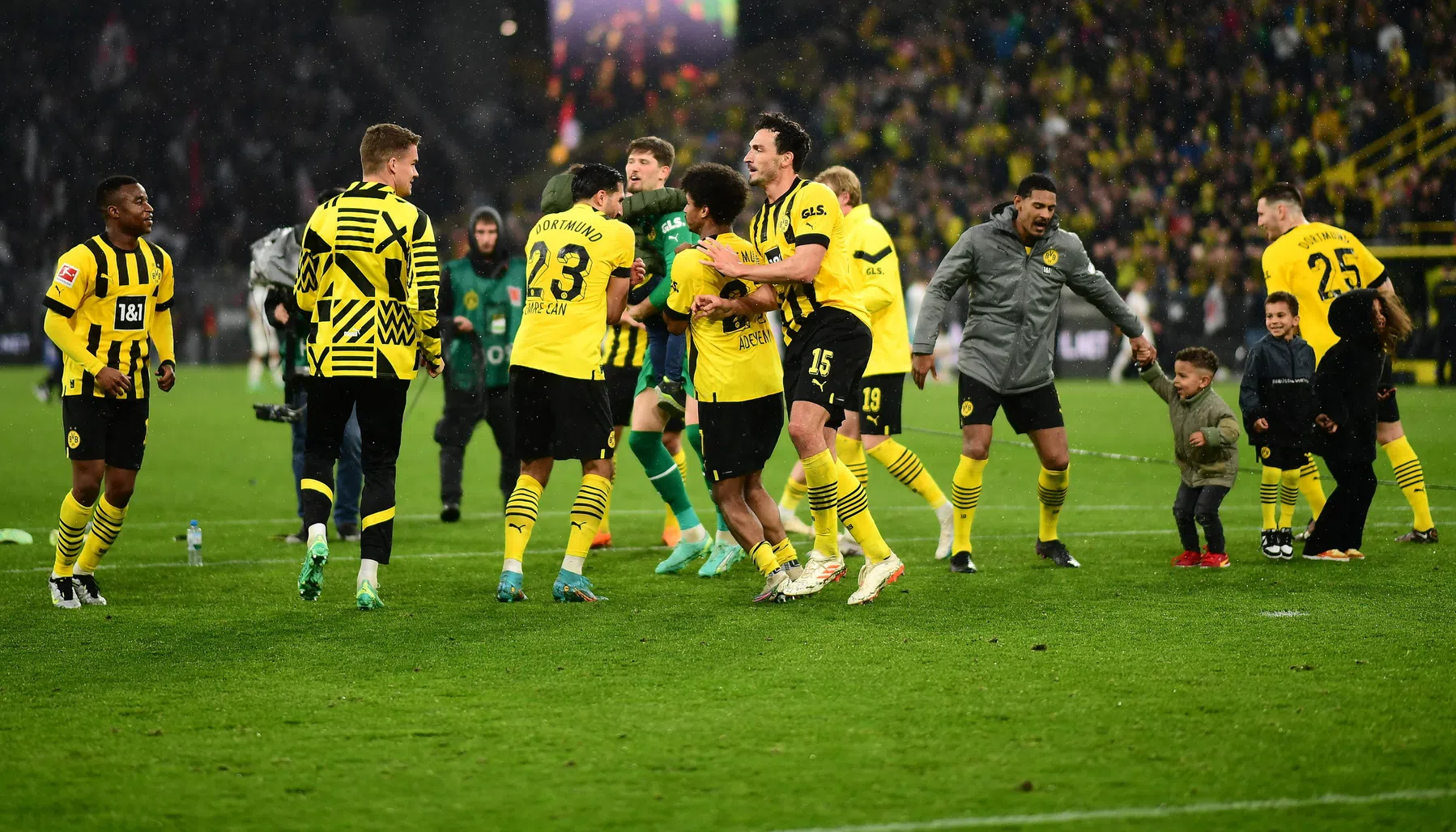 Dortmund kijkt weer met plezier naar de ranglijst in 'verrückte' titelstrijd 