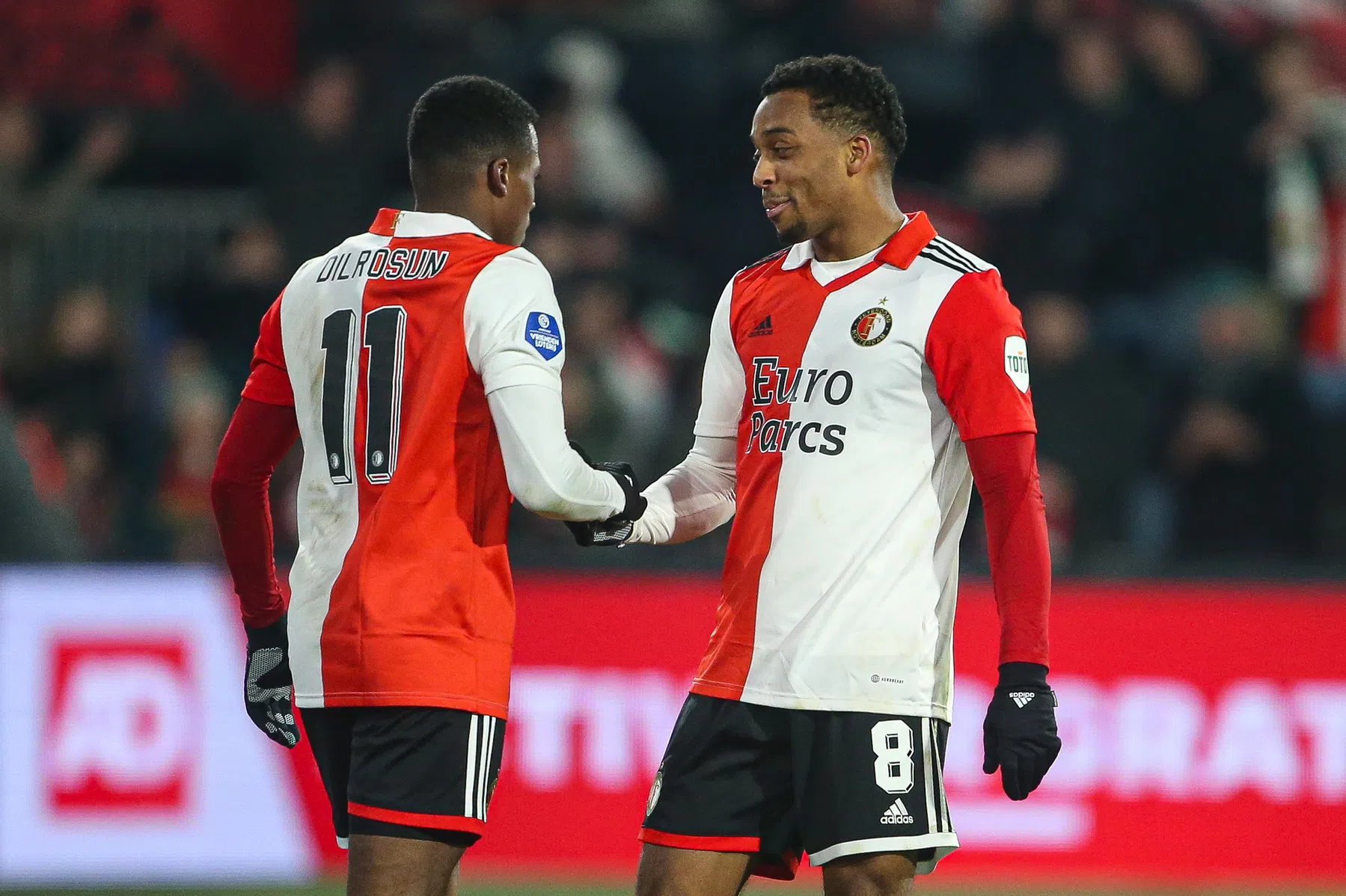 Goed nieuws voor Feyenoord tijdens spectaculaire oefenzege