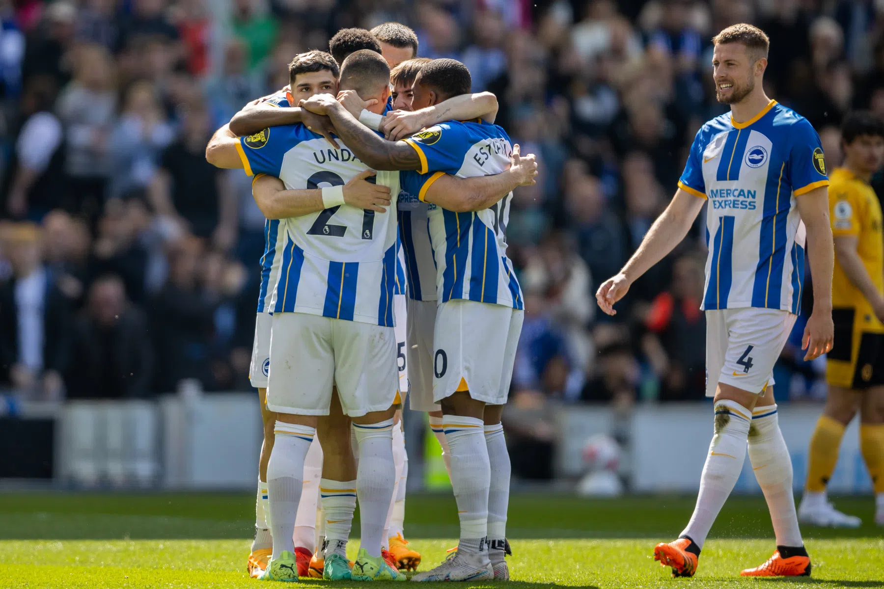 Ontketend Brighton schrijft Premier League-historie, emoties bij Veltman