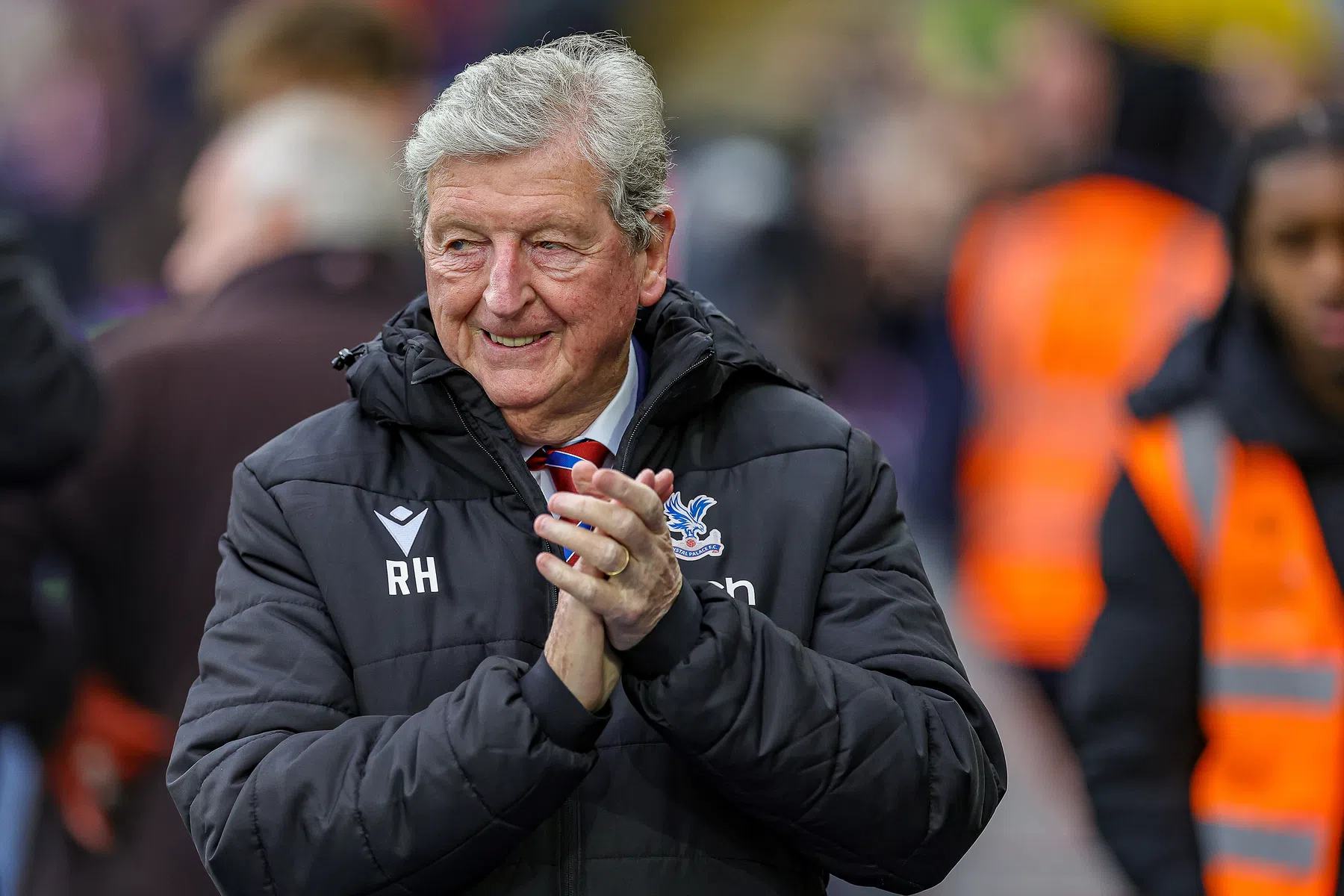 Hodgson flikt het weer en stuwt Palace na sensationele derby over Chelsea heen