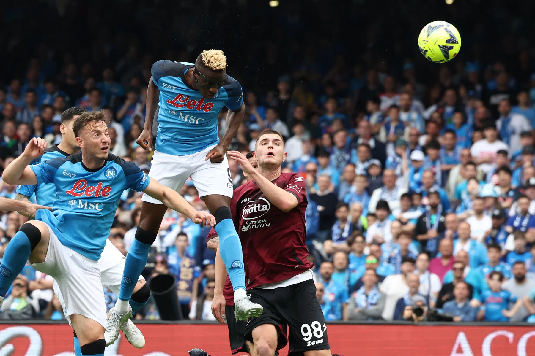 Titelfeest uitgesteld: hunkerend Napoli moet na 33 jaar nog even wachten