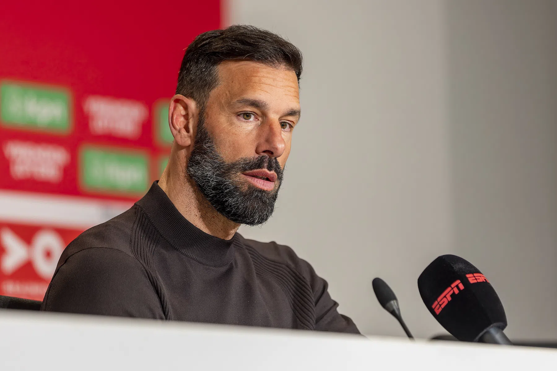 Van Nistelrooij kiest voor vrijwel hetzelfde strijdplan als in Eindhoven