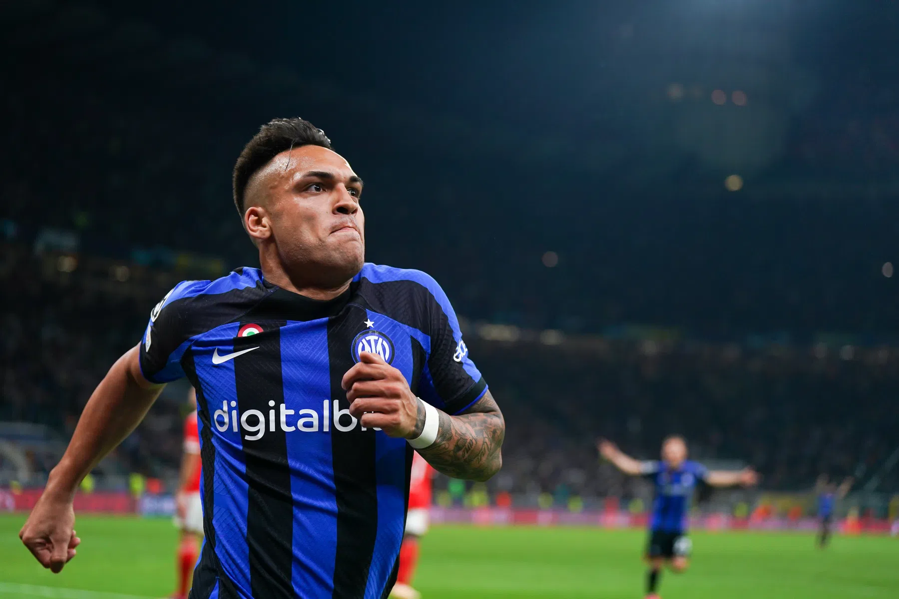 Spanning stijgt bij Napoli: Inter in laatste kwartier langs Lazio