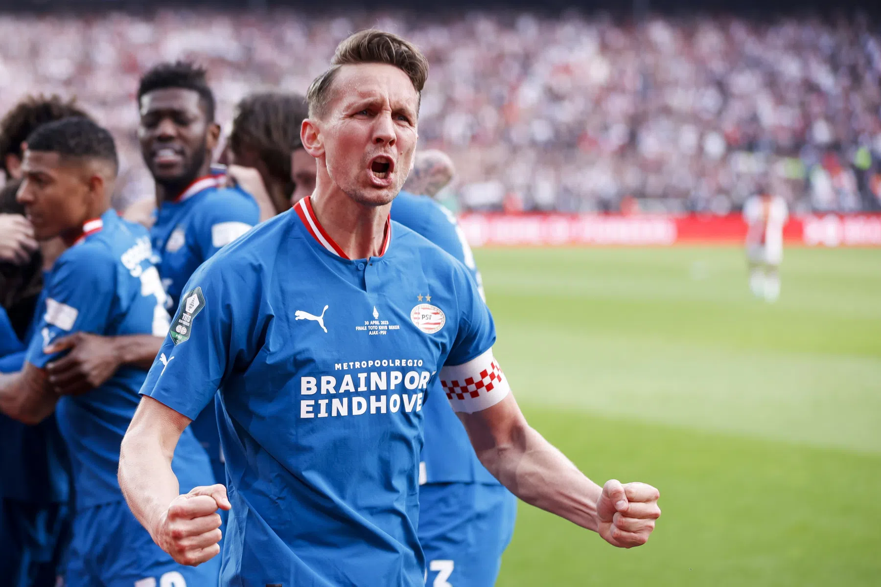 PSV klopt Ajax na strafschoppen en wint KNVB-beker