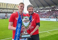 Thumbnail for article: Waarom Van Bommel zijn medaille wegmoffelde na bekerwinst Antwerp