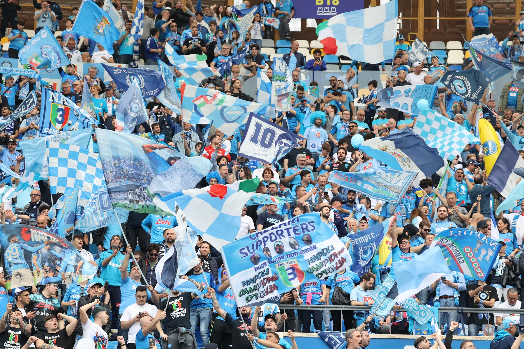 Spalletti voelt intense druk in Napels: 'Je voelt, ziet en hoort de hunkering'