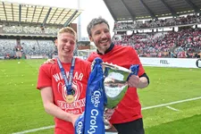 Thumbnail for article: Van Bommel voor en na bekerwinst nuchter over titel: 'We zijn geen favoriet'