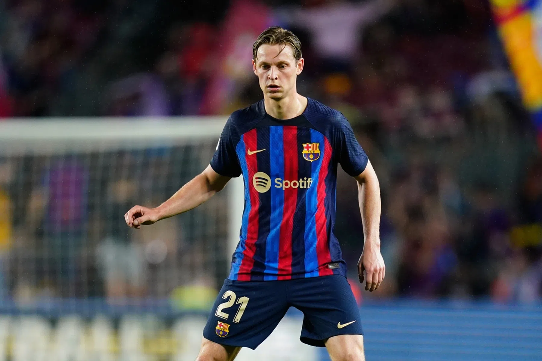 Barça komt titelkriebels pas laat te boven met hulp van De Jong