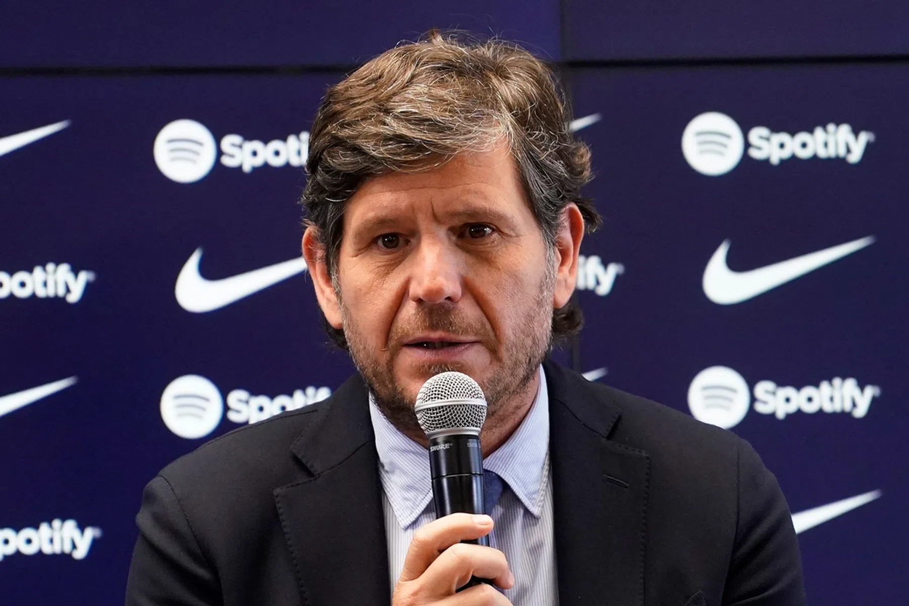 'Barça-directeur accepteert aantrekkelijk aanbod uit Engeland, Cruijff begint te twijfelen'