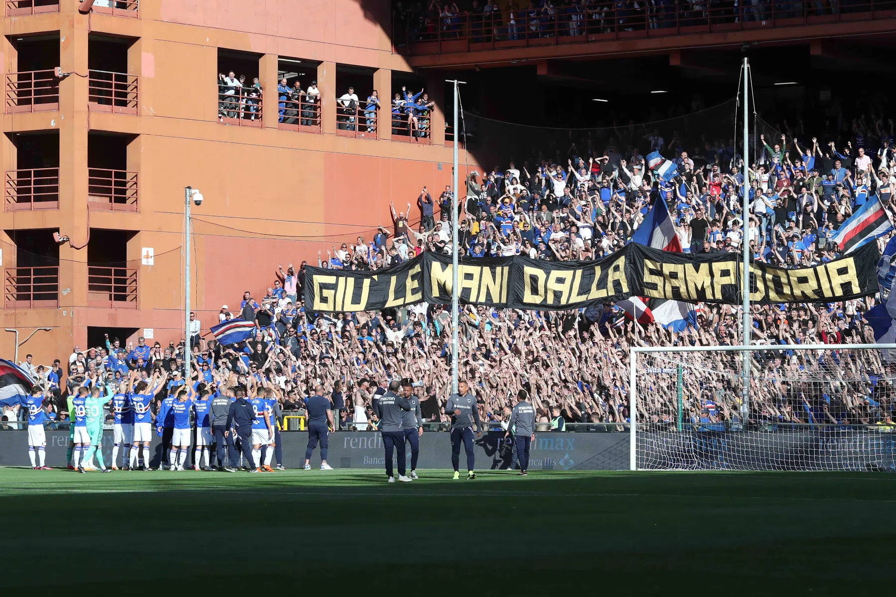 Hommeles bij Sampdoria: zelfs spelers komen in opstand
