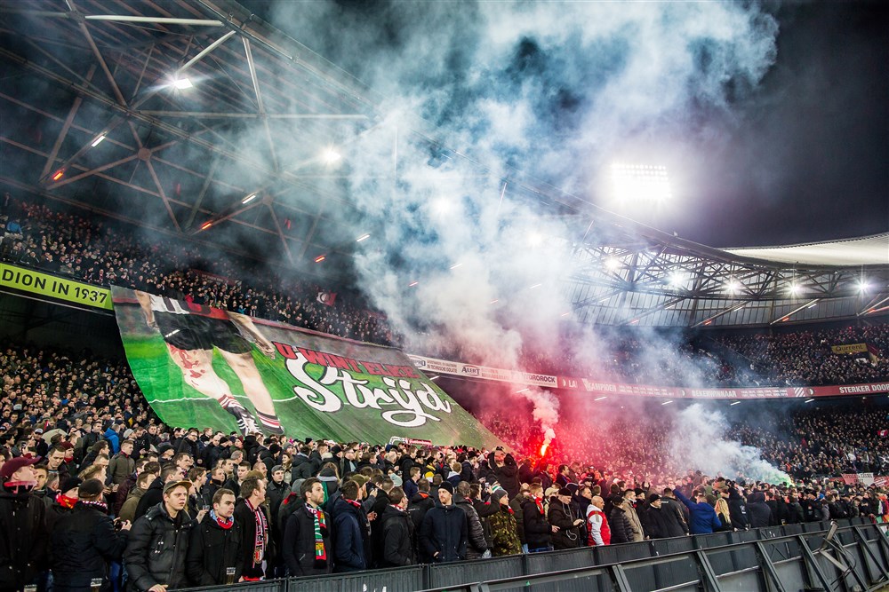 Feyenoord-fans halen binnen 24 uur 100 duizend euro op voor huldiging