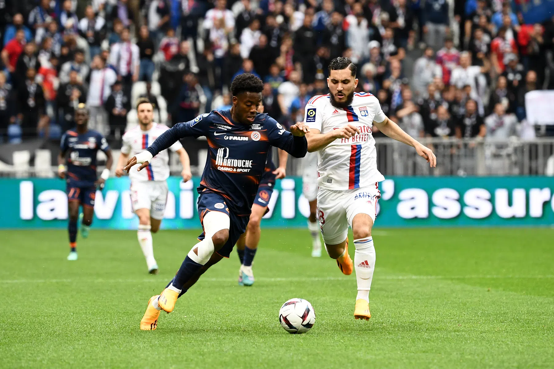 Toptalent Wahi en Lacazette scoren vier keer bij thriller in Lyon
