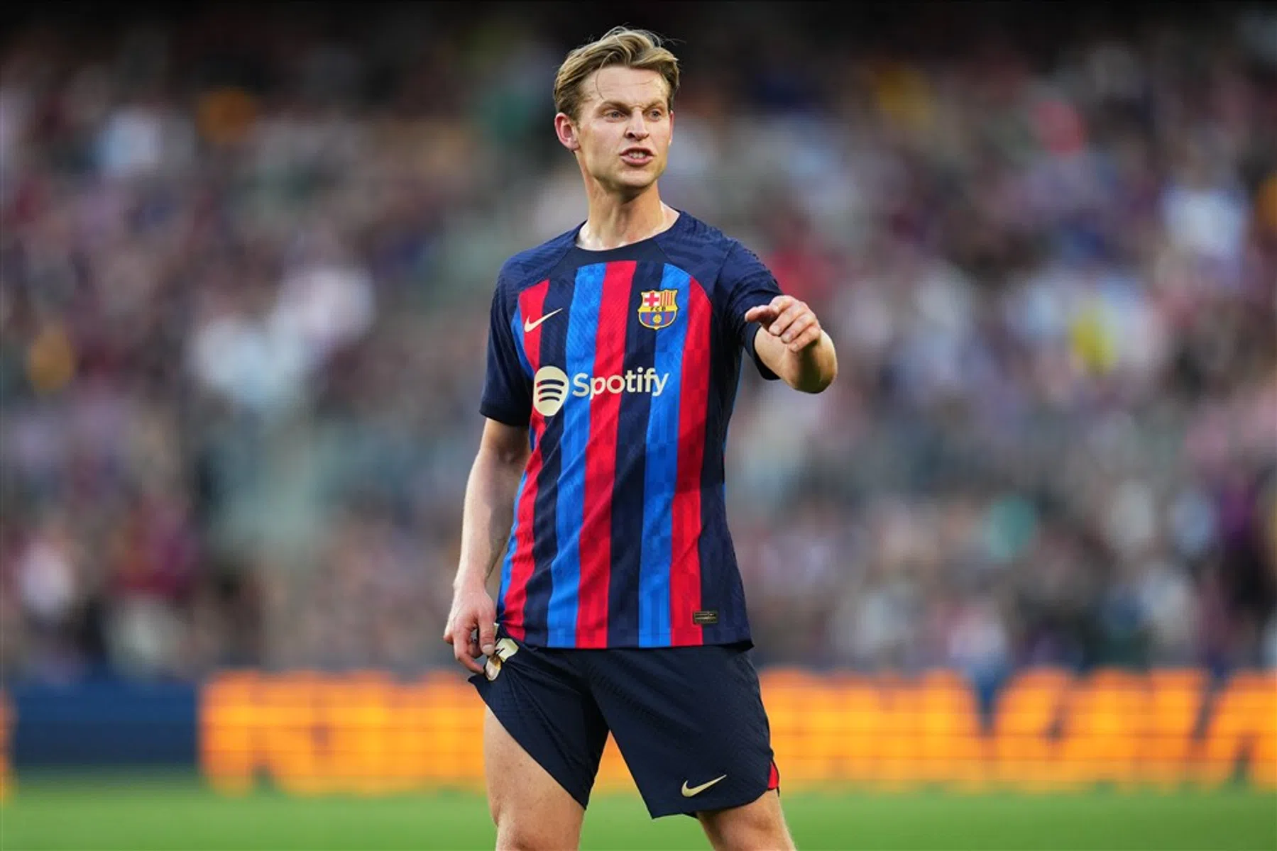 'Barça wil opnieuw om tafel met De Jong in kader van bezuinigingen'