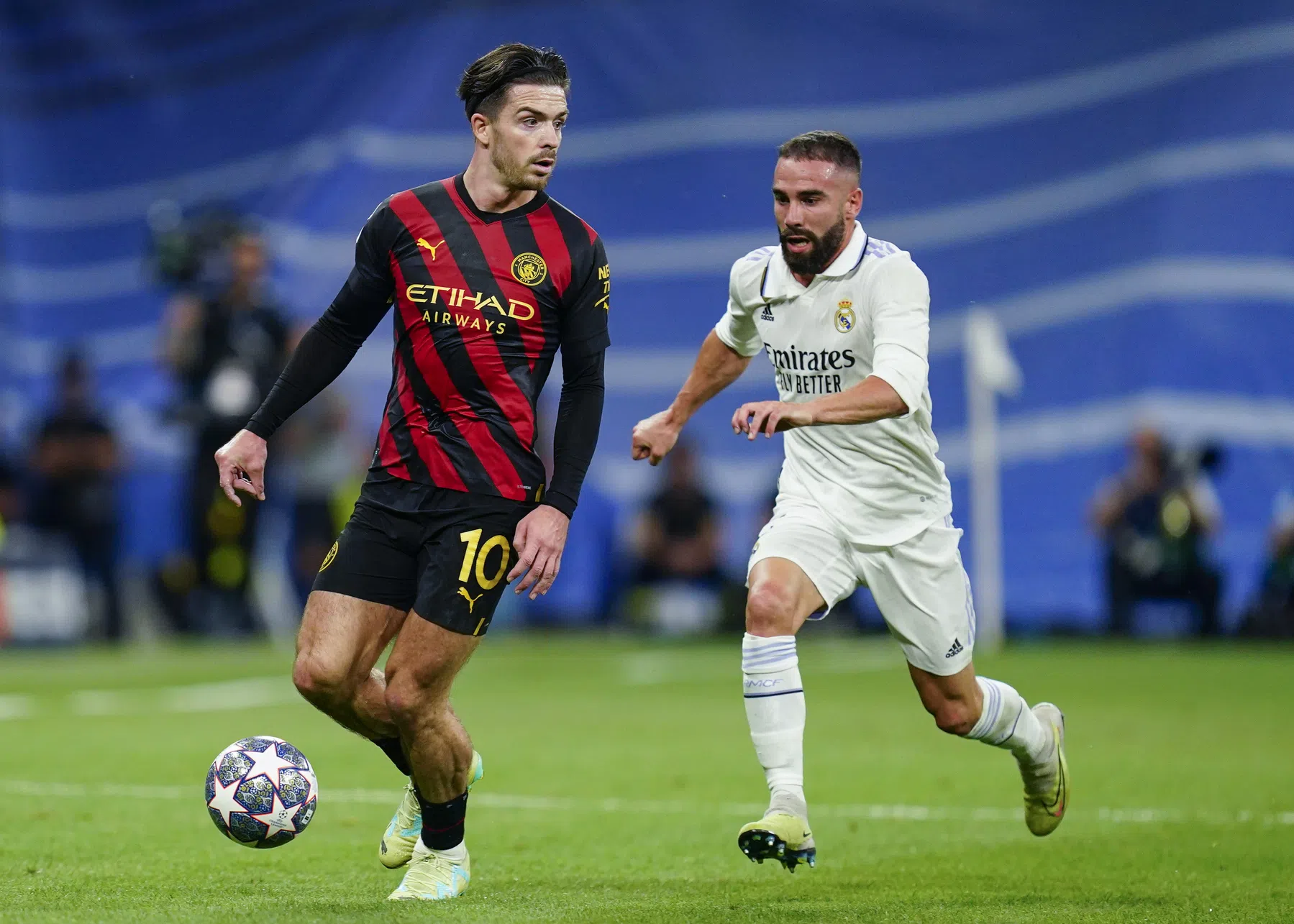 Glunderende Grealish leeft zijn droom en deelt sms'je van zijn moeder