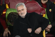 Thumbnail for article: De harde lach van Mourinho: 'Dus jij wilde mijn speler slaan?'
