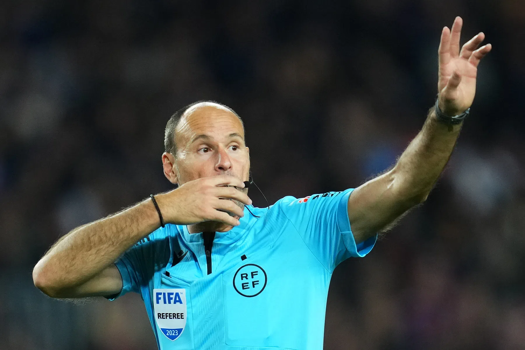 Osasuna organiseert speciaal eerbetoon voor afzwaaiende arbiter Lahoz