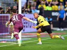 Thumbnail for article: Dortmund houdt titelstrijd spannend dankzij uitblinkers Malen en Haller