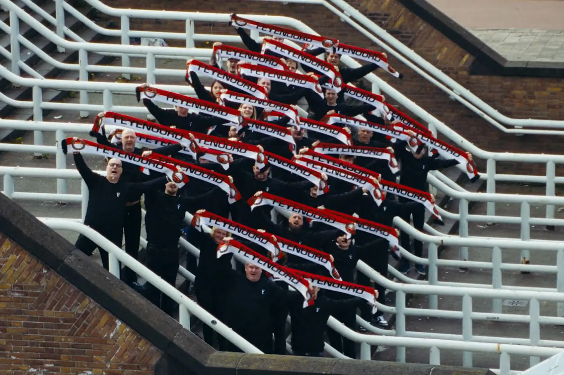 Feyenoord draait met muzikale video warm voor kampioenswedstrijd