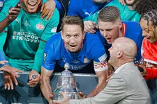 Thumbnail for article: Van Aerle zweert trouw aan PSV: 'Andere club kan ik niet over mijn hart verkrijgen'