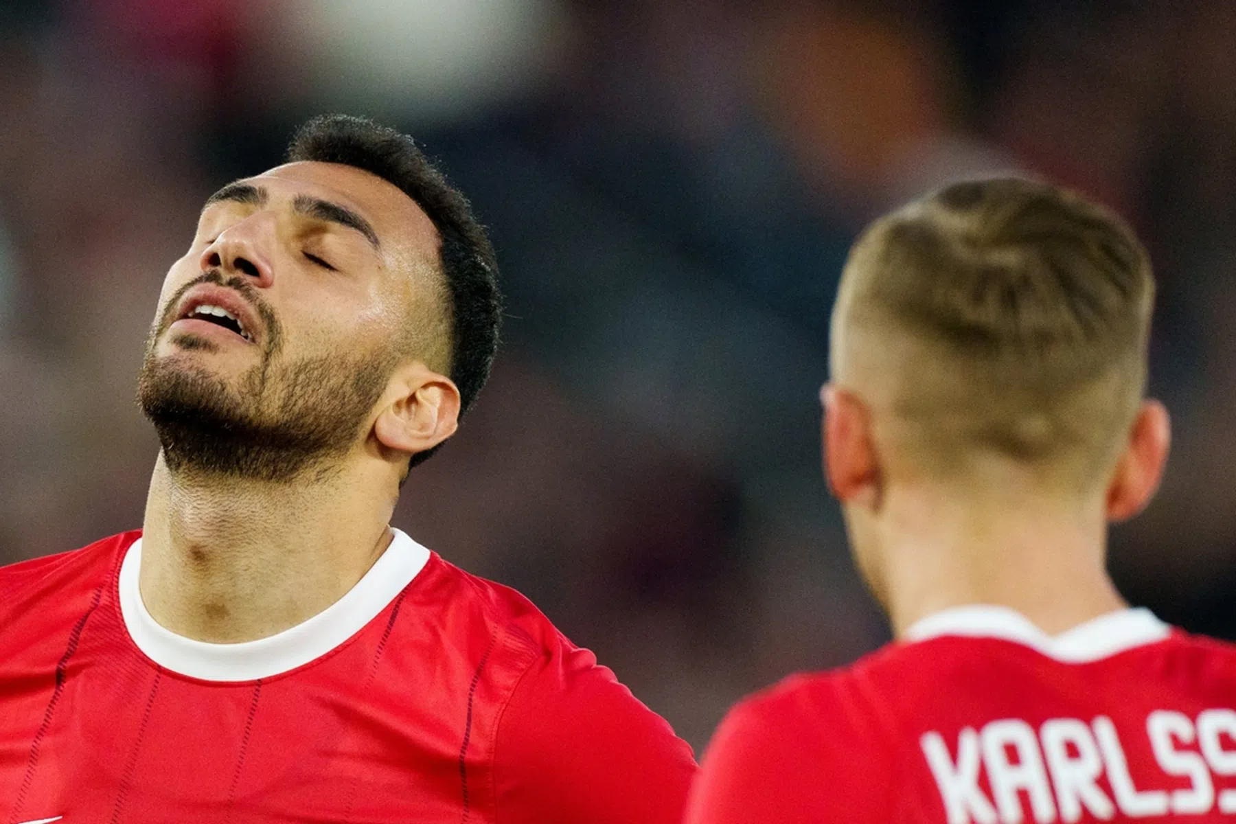 Dapper AZ bijt zich stuk op West Ham en grijpt naast Conference League-finale