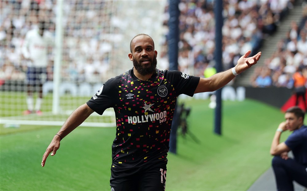 Chagrijn bij Spurs groeit: stuntploeg Brentford verpest basisdebuut Danjuma