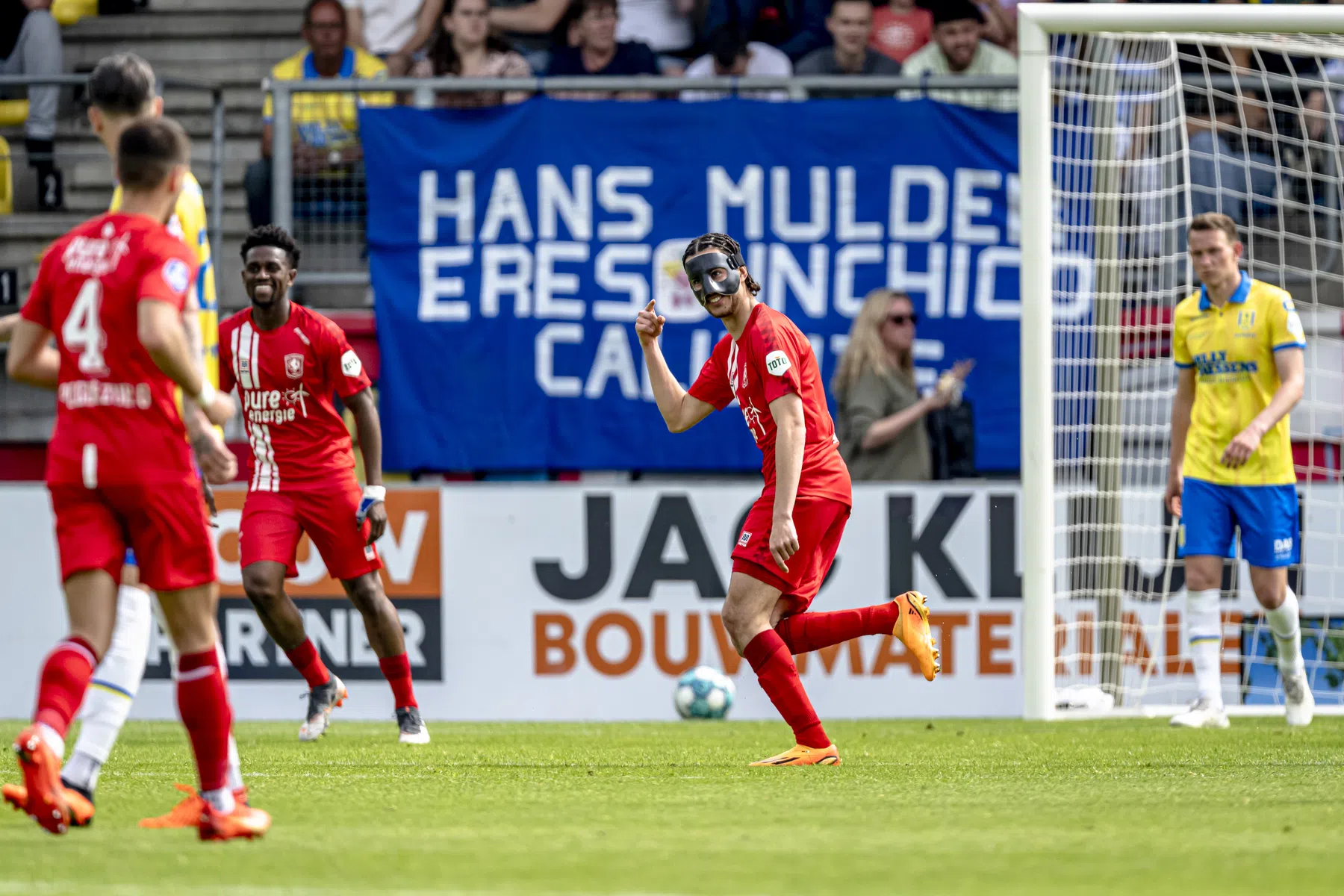 FC Twente draait warm: 'Nu Ajax nog, dan de play-offs killen'