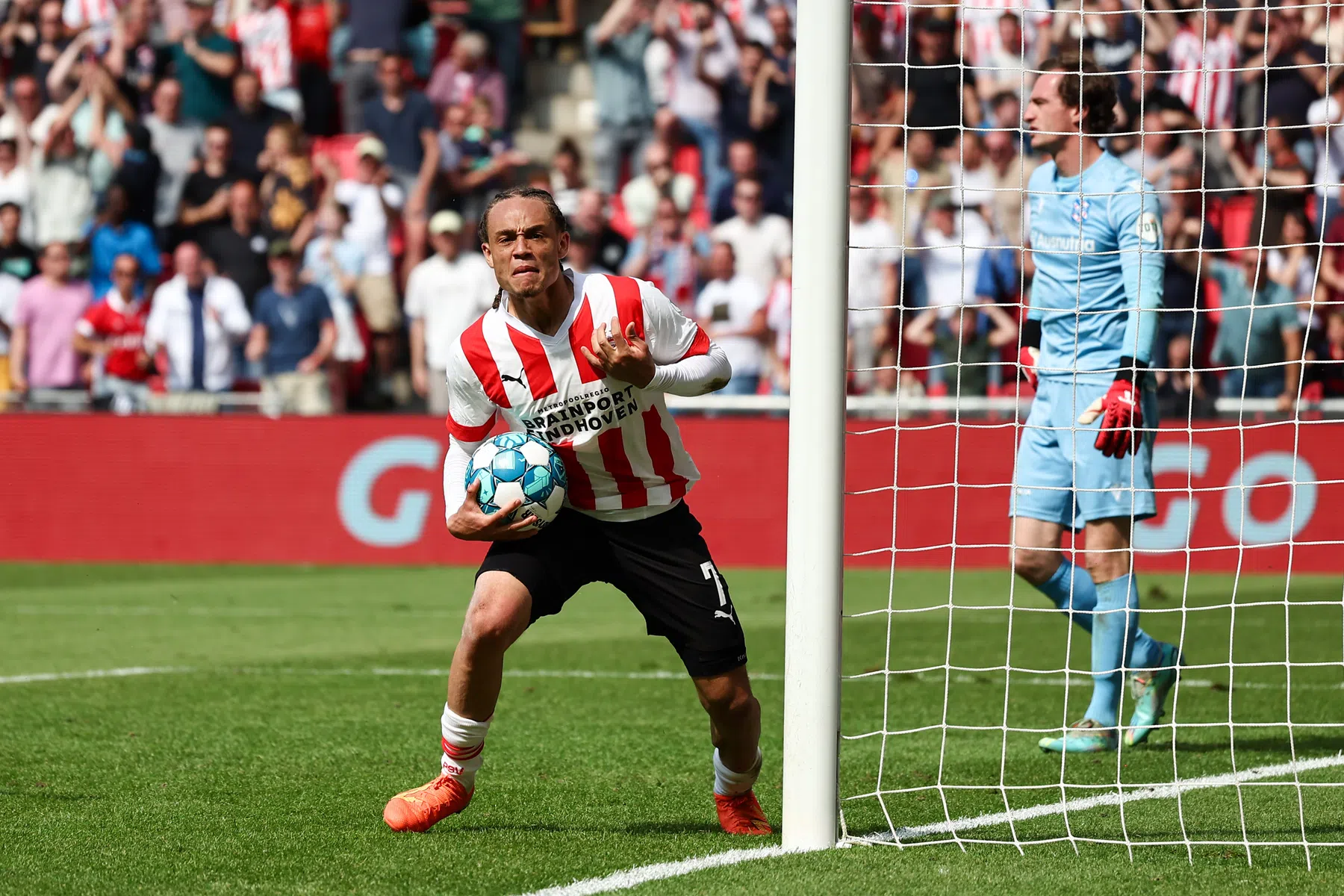 Xavi Simons hard voor teamgenoten: 'Er werd laks over nagedacht'