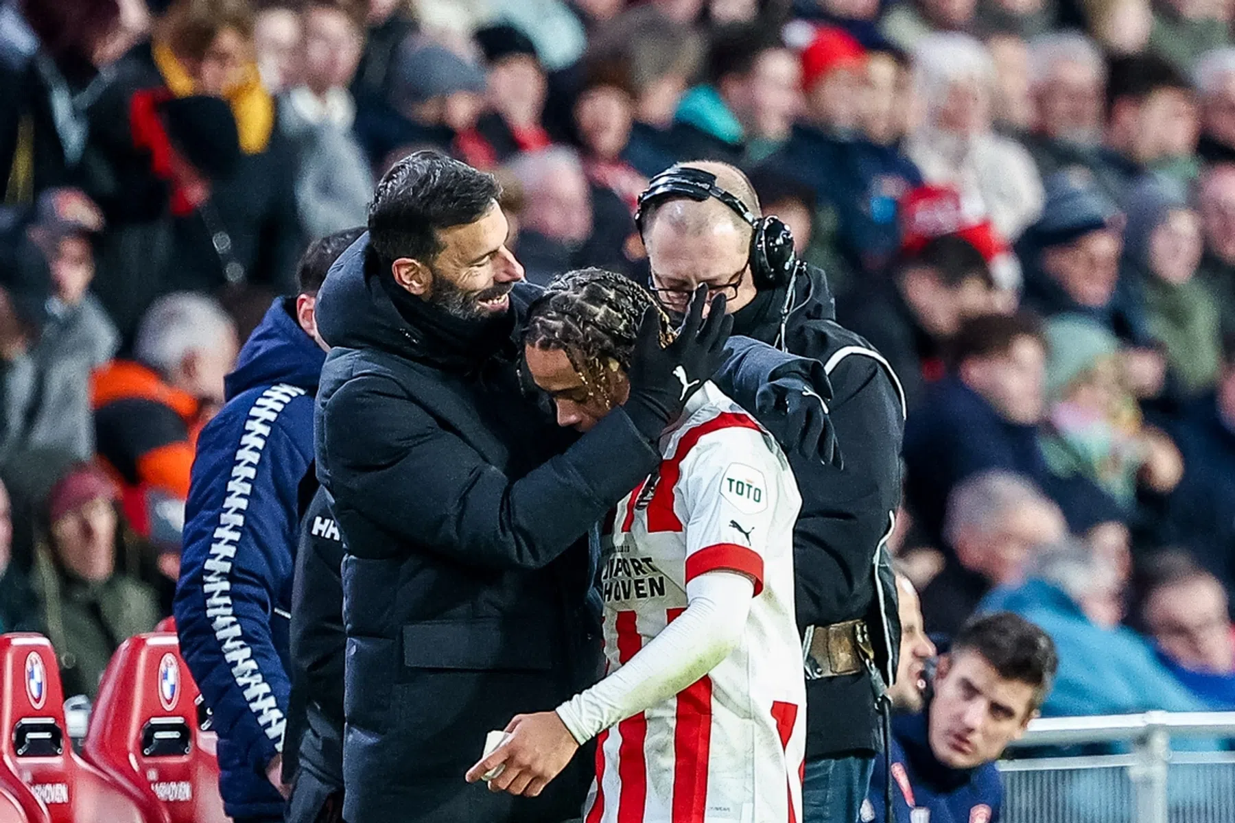 Simons neemt afscheid van Van Nistelrooij: 'Voor eeuwig dankbaar'