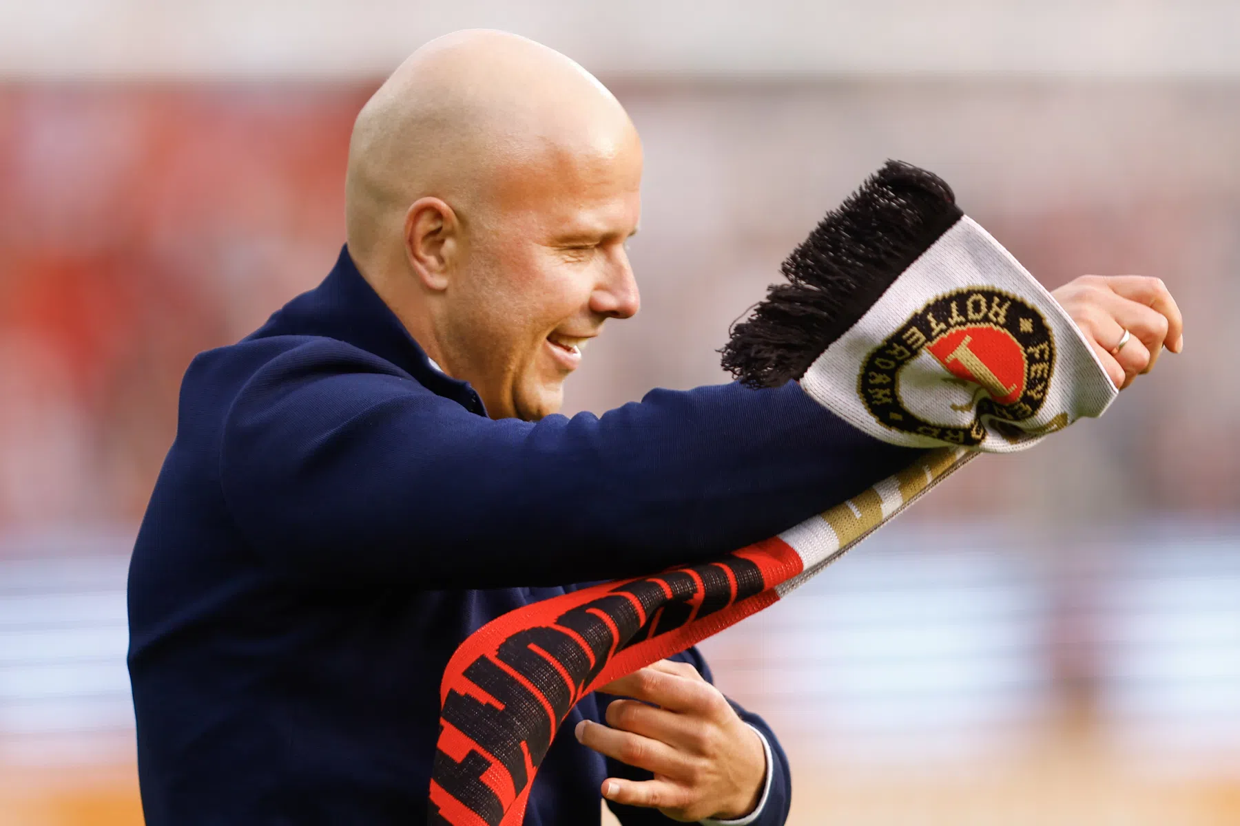 Lachende Slot: 'Jongens op Ibiza moet je om negen uur geen bericht sturen'