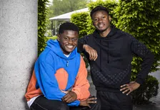 Thumbnail for article: Hoe vier broers uit één gezin het tot het profvoetbal schopten 