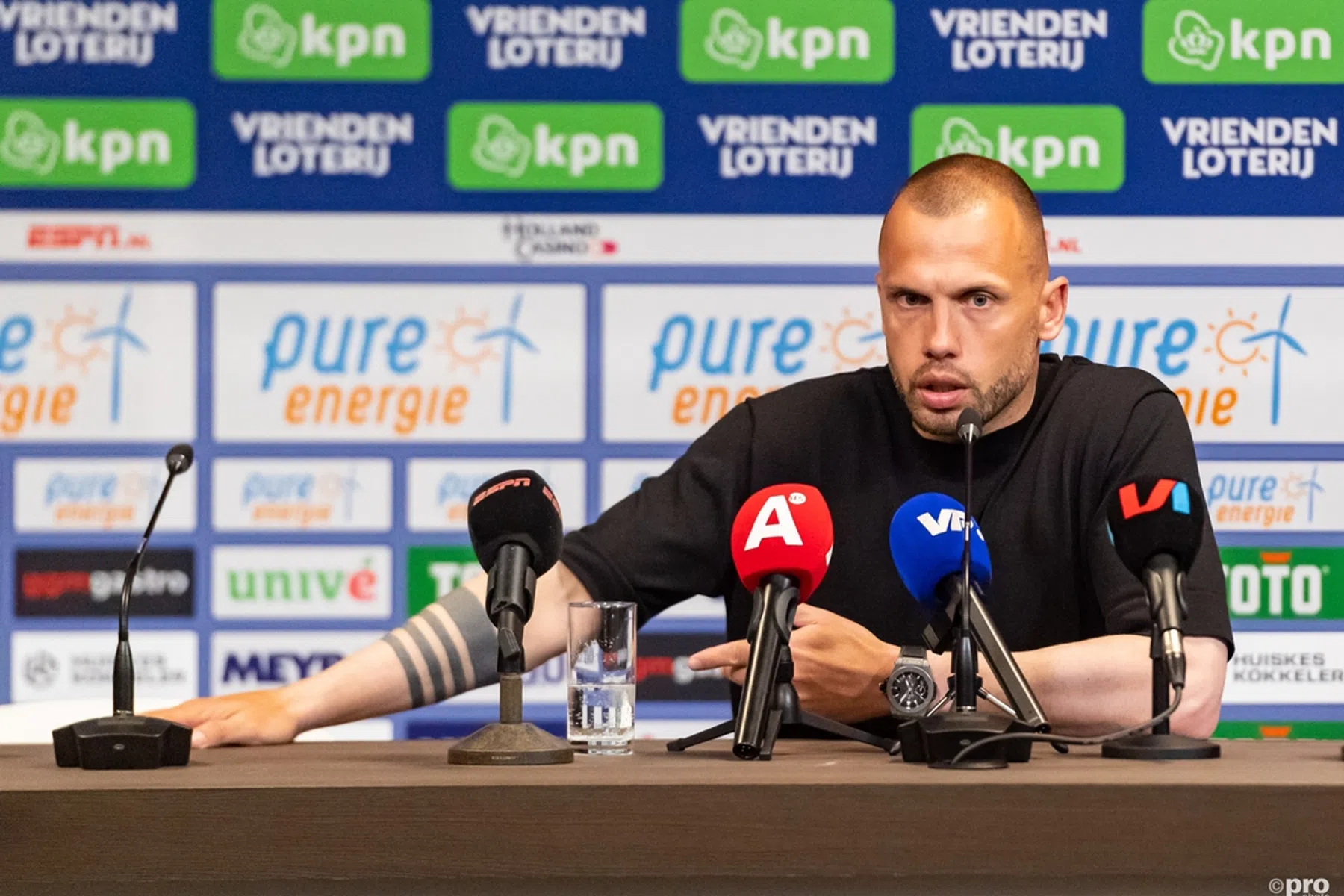 Ajax-trainer Heitinga: 'Ik zal ook mezelf evalueren'