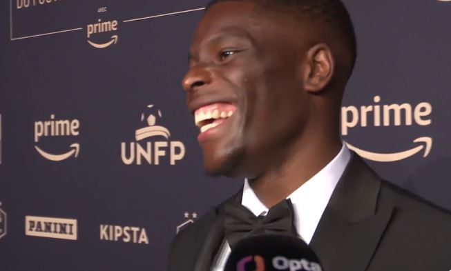 Blunder op Frans voetbalgala: 'Hoe is het om met Mbappé te spelen?'