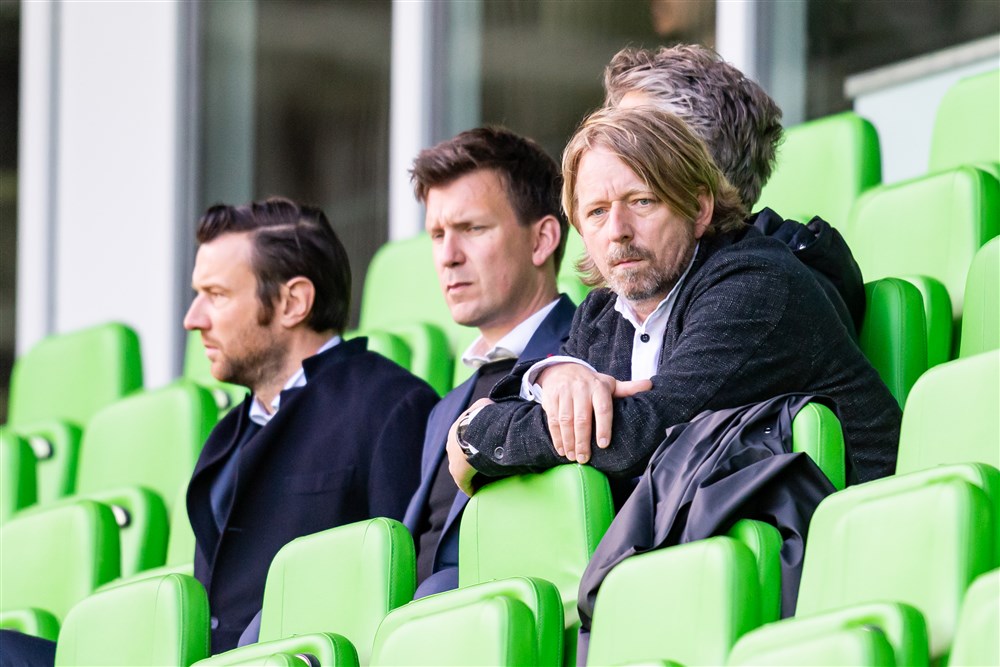 Mislintat spreekt zich uit over vertrek Heitinga en zoektocht naar nieuwe trainer