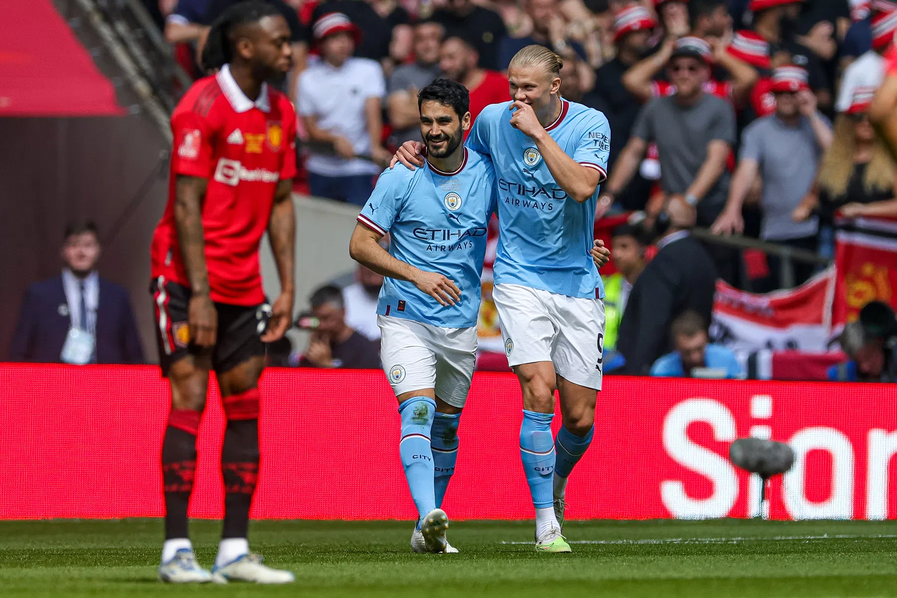 Dubbelslag Gündogan houdt Ten Hag van de FA Cup af