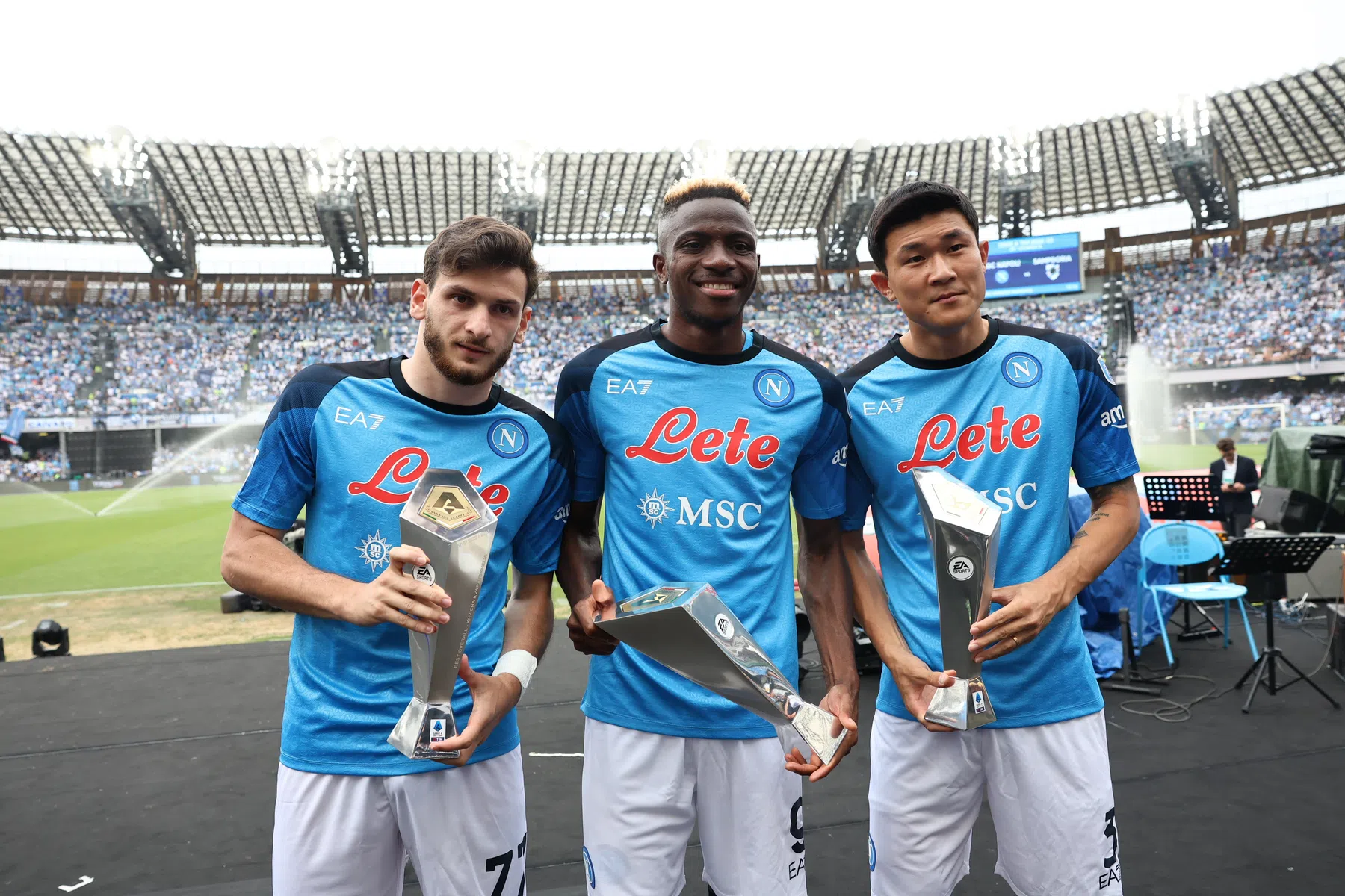 Osimhen en Simeone bezorgen Napoli slotakkoord in bijzonder seizoen