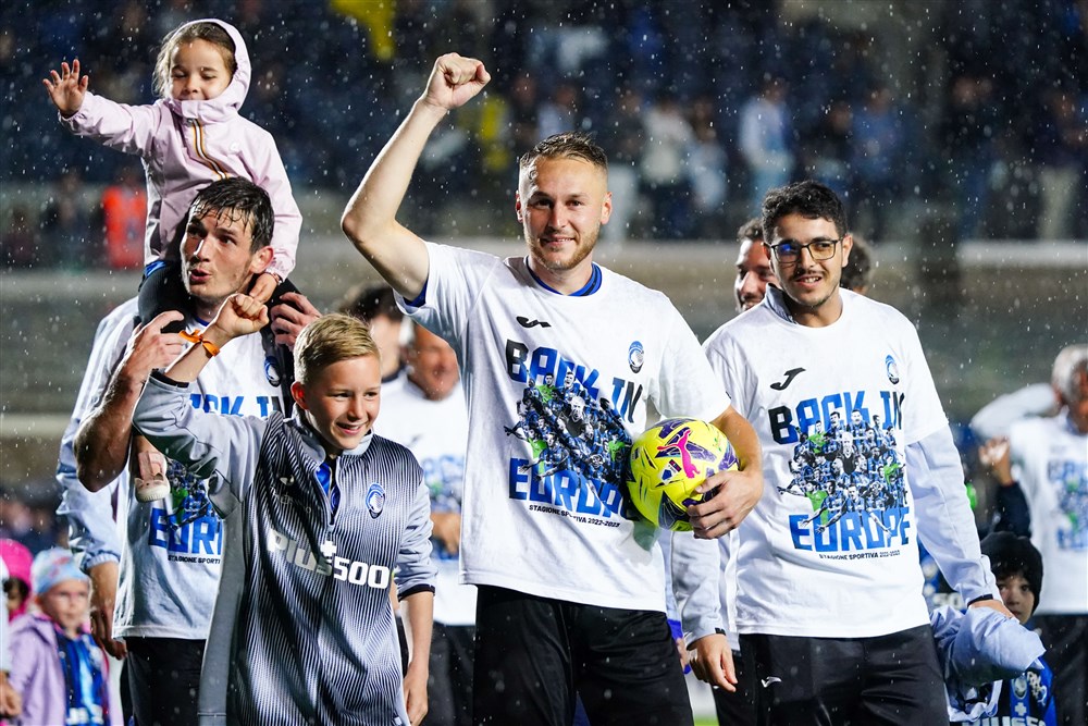 Koopmeiners treedt op magische avond in voetsporen van Van Basten en Gullit