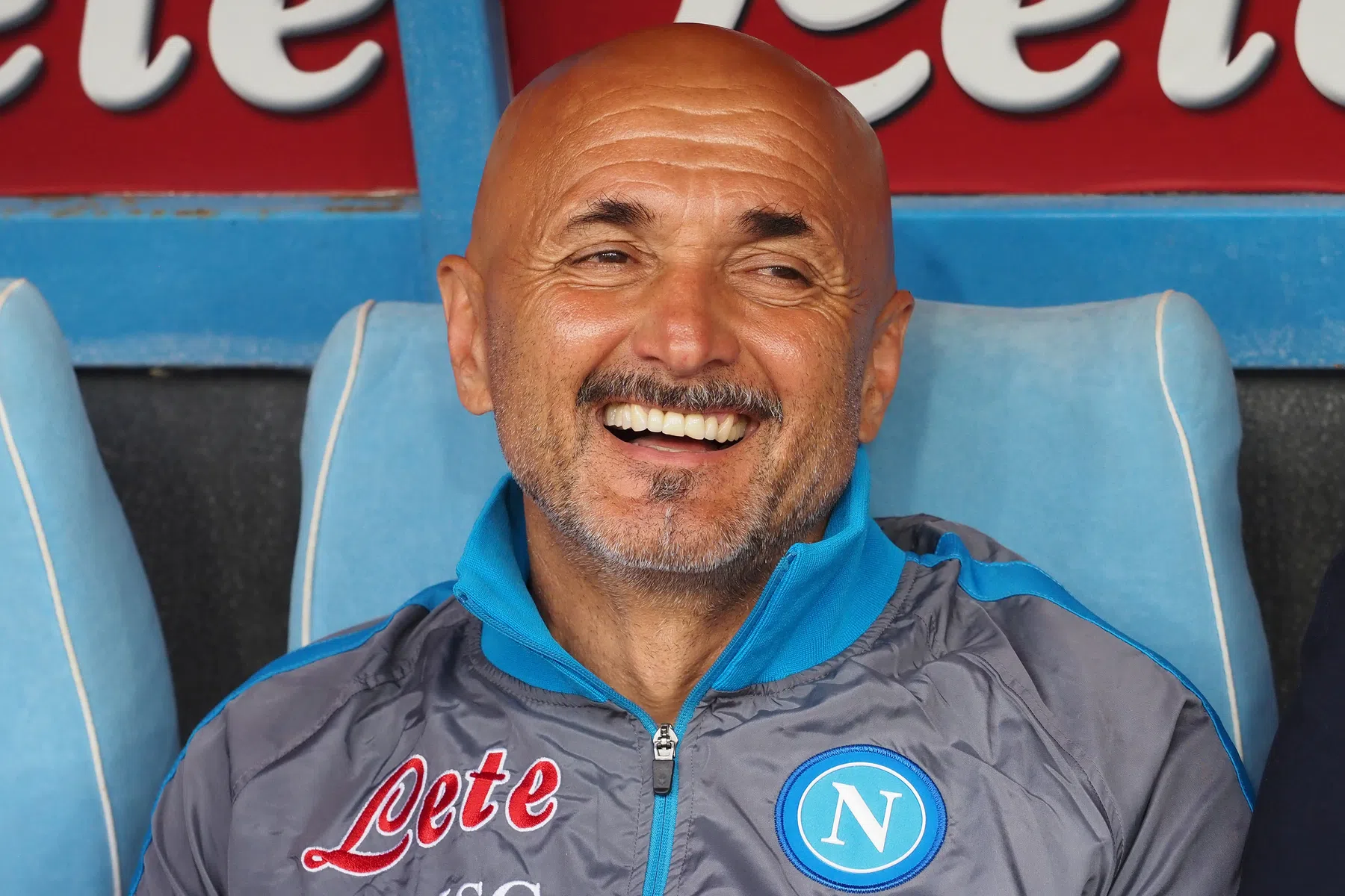 Hilariteit in Napels: Spalletti krijgt Fiat-stuur terug van harde kern