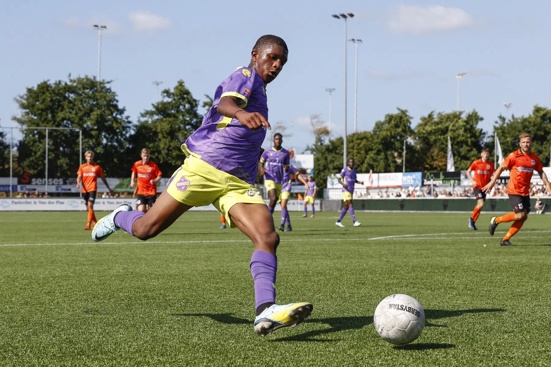 Feyenoord neemt jeugdinternational (17) over van FC Volendam