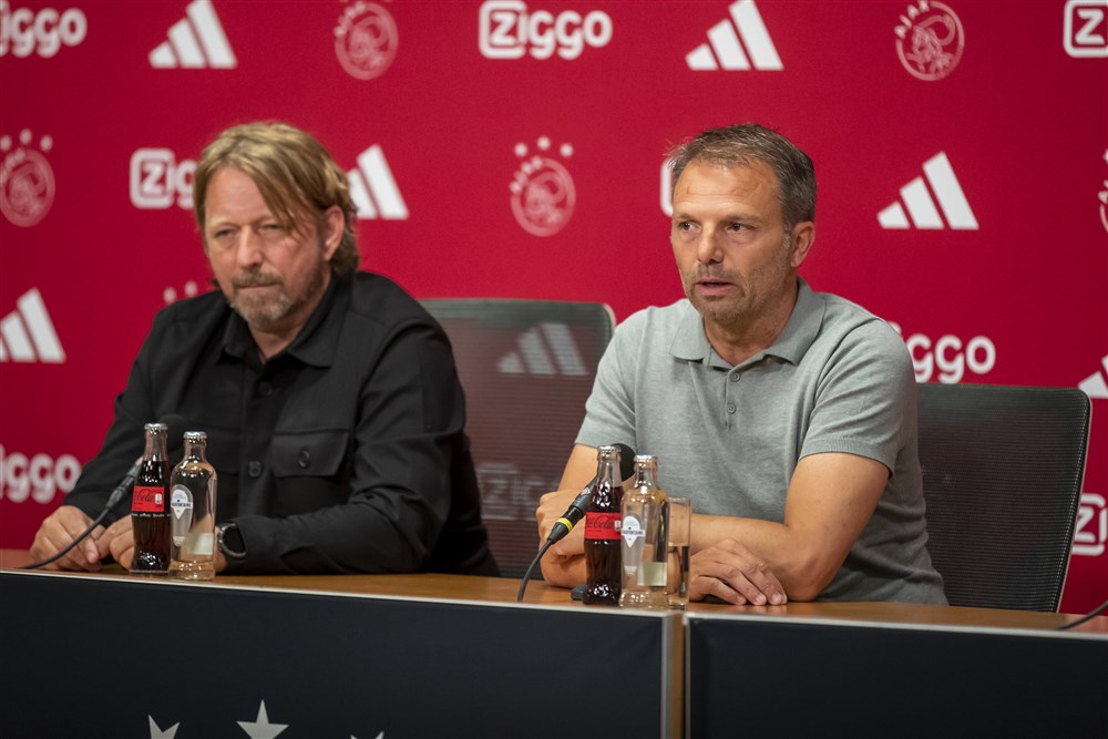 Lees de eerste persconferentie van Maurice Steijn bij Ajax terug