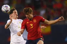 Thumbnail for article: Spanje met Frans centrum en oudste international ooit naar finale